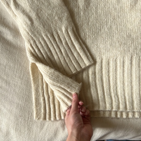 NWT H&M Sweater! Neutral! Women’s Medium - Picture 3 of 4